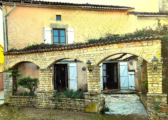 La Rose Des Templiers Exoudun